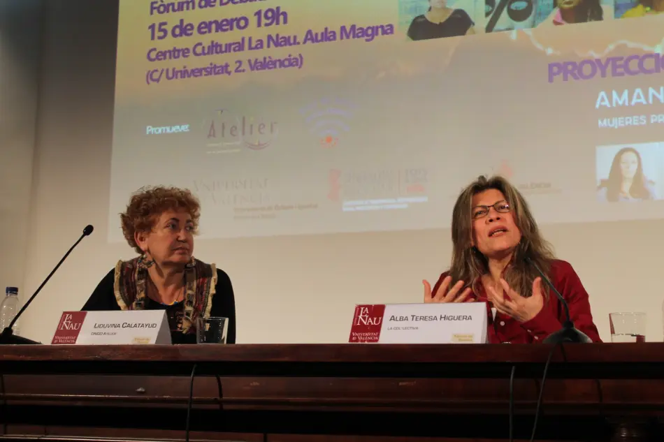 Presentamos el documental “Amanecerá y veremos. Mujeres protagonistas de paz en Colombia” en el Fòrum de Debats de la Universitat de València, debate posterior con Liduvina Calatayud, Presidenta de Atelier, y Alba Teresa Higuera Buitrago, Presidenta de la Colectiva de Mujeres Refugiadas, Exiliadas y Migradas en España e integrante de la Mesa de Apoyo en la imagen.